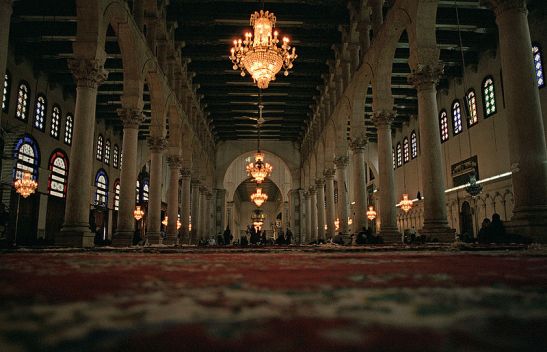 800px-Umayyad_Mosque_-_interior(js)